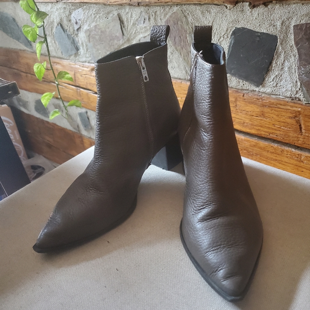 Everlane Grey Boss Boot